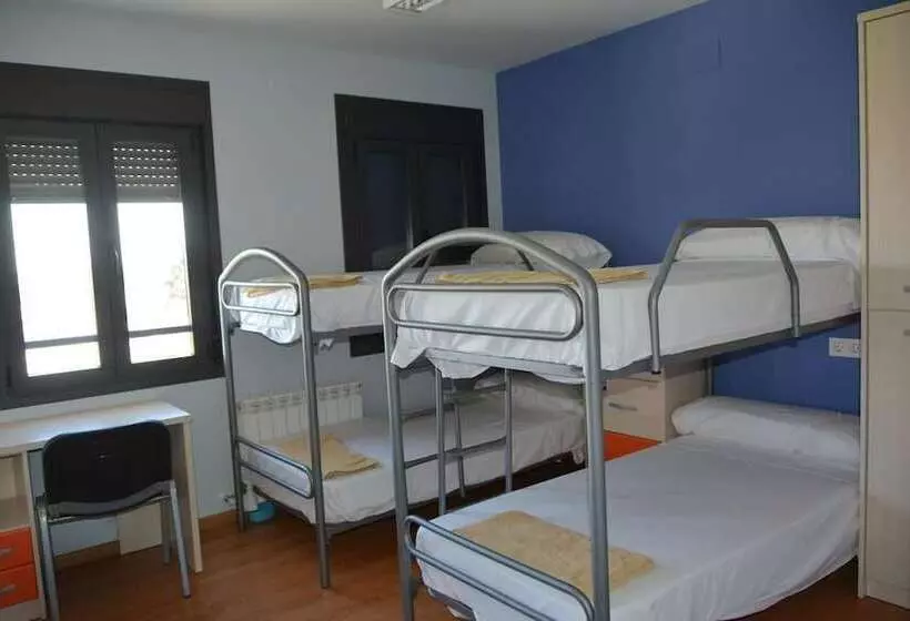 Albergue Villa De Nava De La Asunción   Hostel