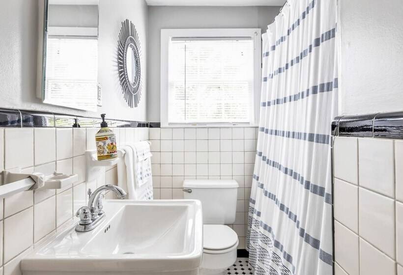 Charming Lavista Bungalow