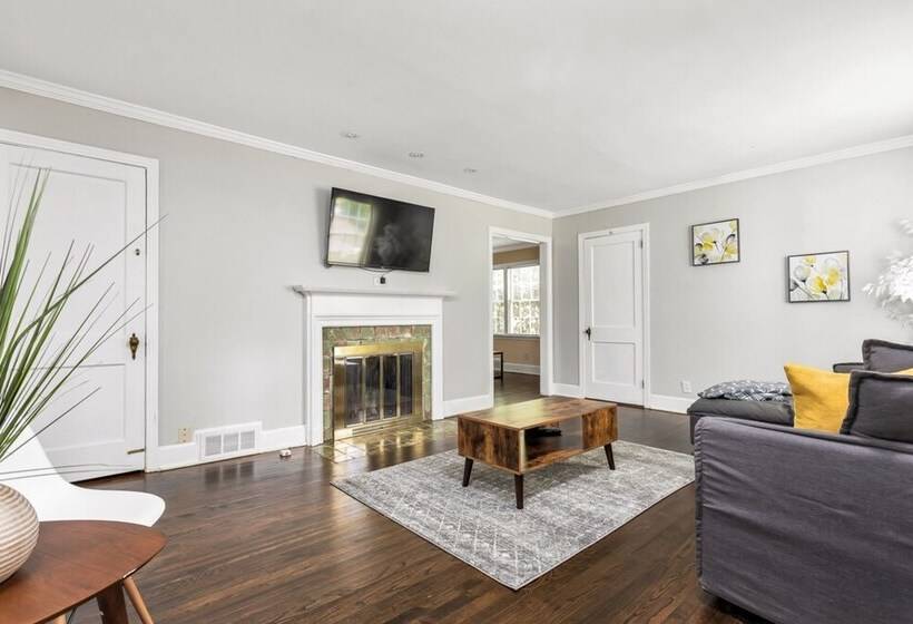 Charming Lavista Bungalow