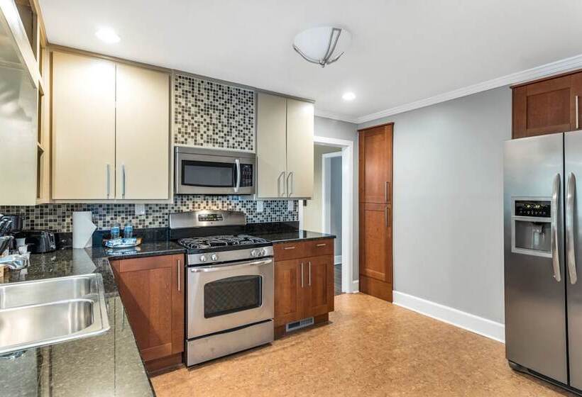 Charming Lavista Bungalow