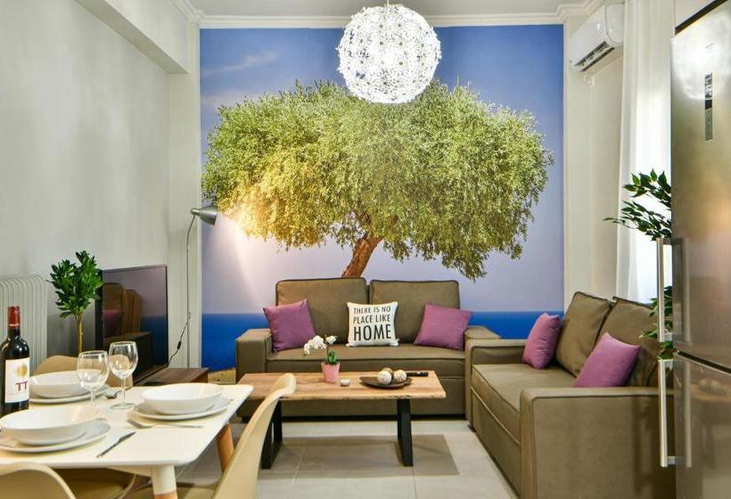 Fresh & Renovated Apartment Next To Metro Station