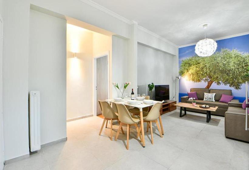 Fresh & Renovated Apartment Next To Metro Station