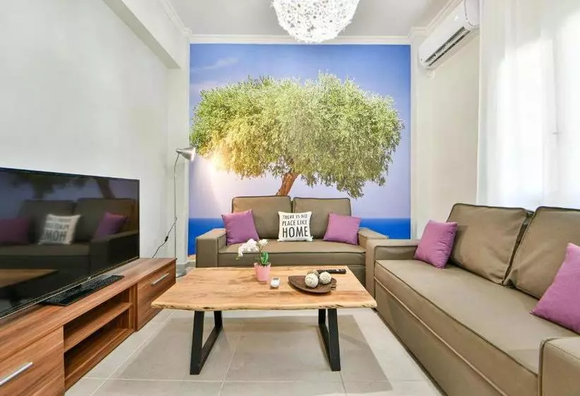 Fresh & Renovated Apartment Next To Metro Station