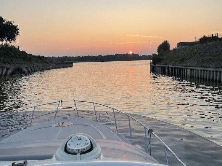 Отель Rhein Yacht Lexa