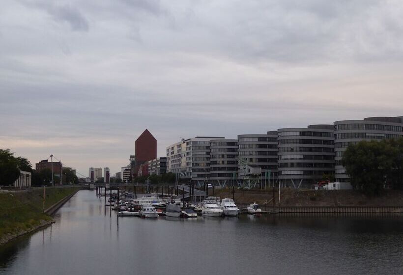 Отель Rhein Yacht Lexa