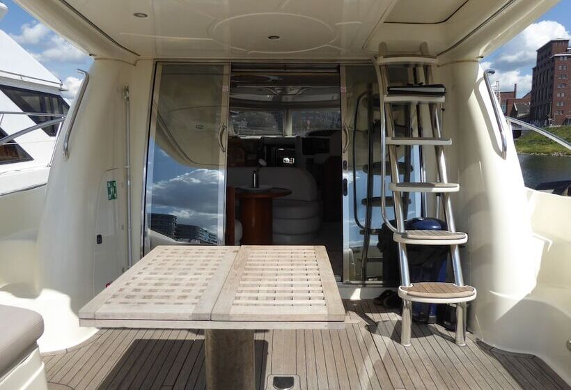 Отель Rhein Yacht Lexa