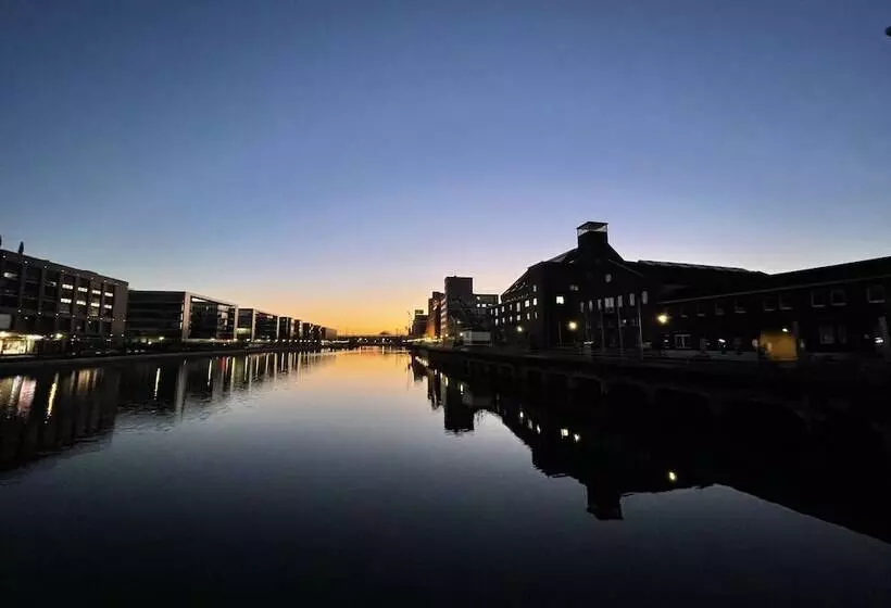 Hotelli Rhein Yacht Lexa