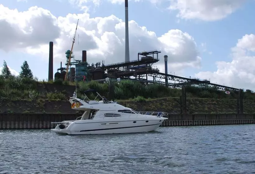 Hotelli Rhein Yacht Lexa