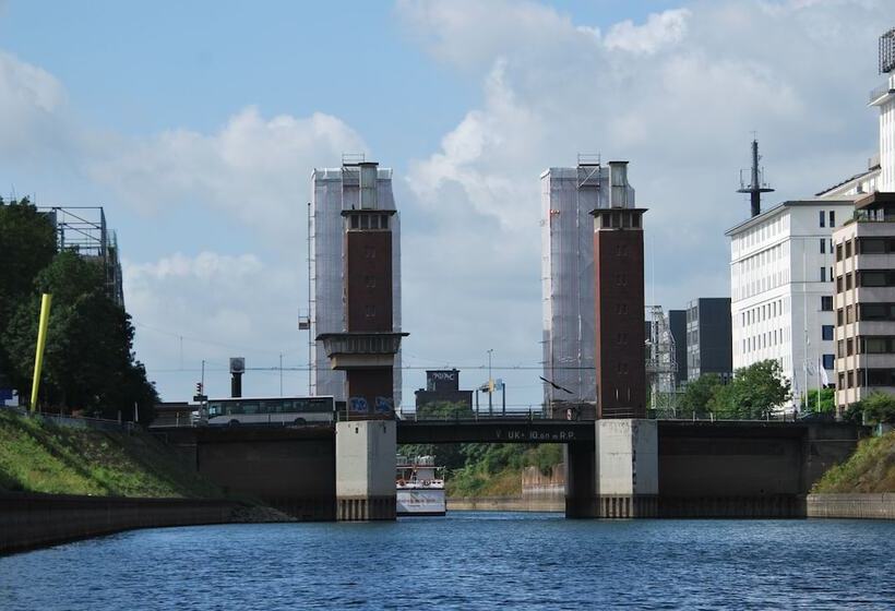 Отель Rhein Yacht Lexa