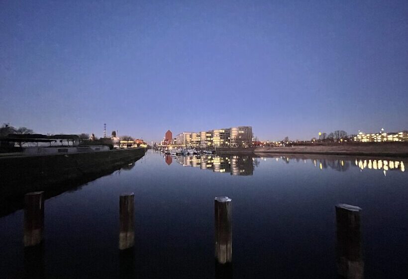 Отель Rhein Yacht Lexa