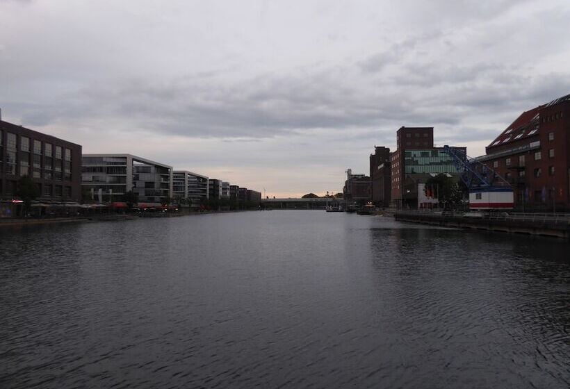 Отель Rhein Yacht Lexa