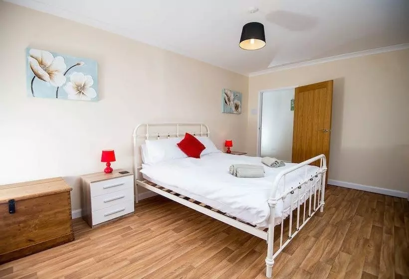 Round Park Annexe
