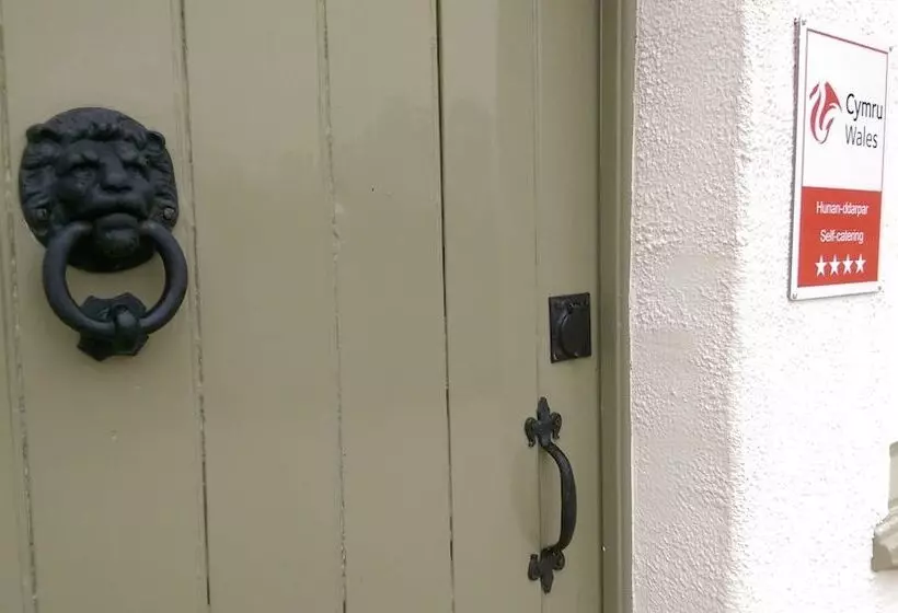 Vale View Cottages   The Coach House