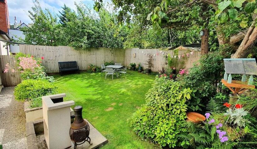 Vale View Cottages   The Coach House