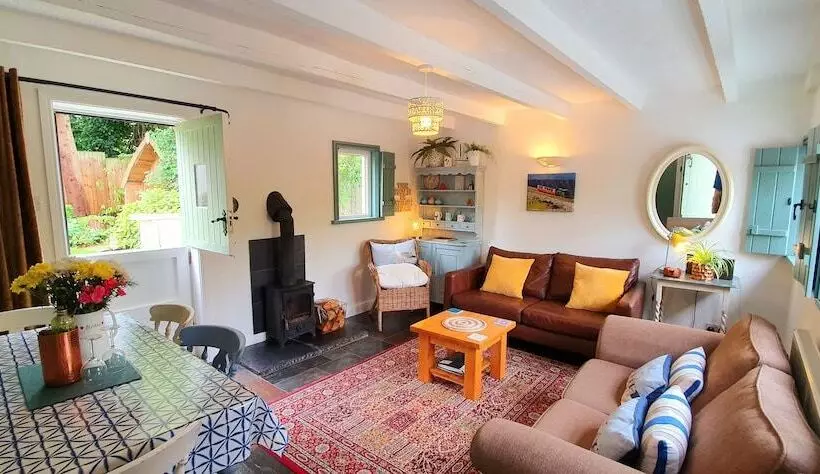 Vale View Cottages   The Coach House