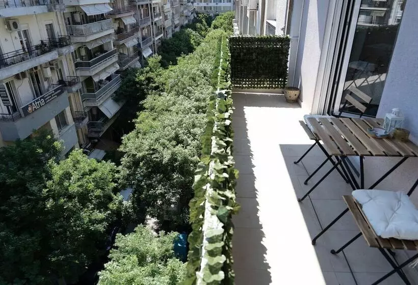 Zennova #5 Antigonidon Square