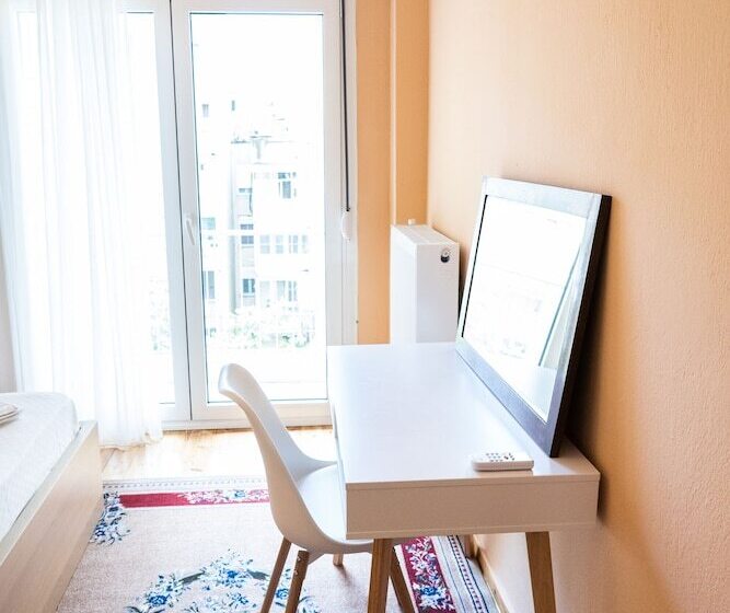 Zennova #5 Antigonidon Square