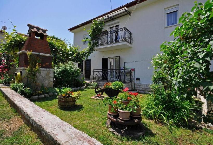 Apartments Loredana