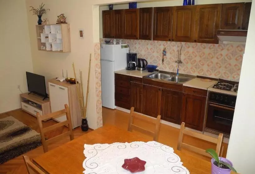 Apartment Mira