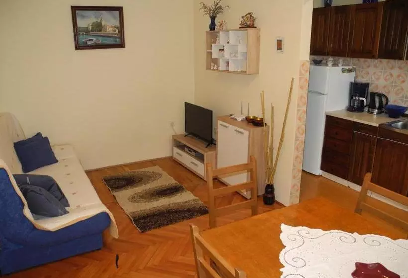 Apartment Mira