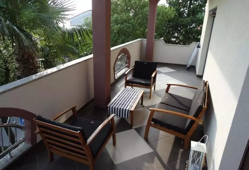 Apartment Mira