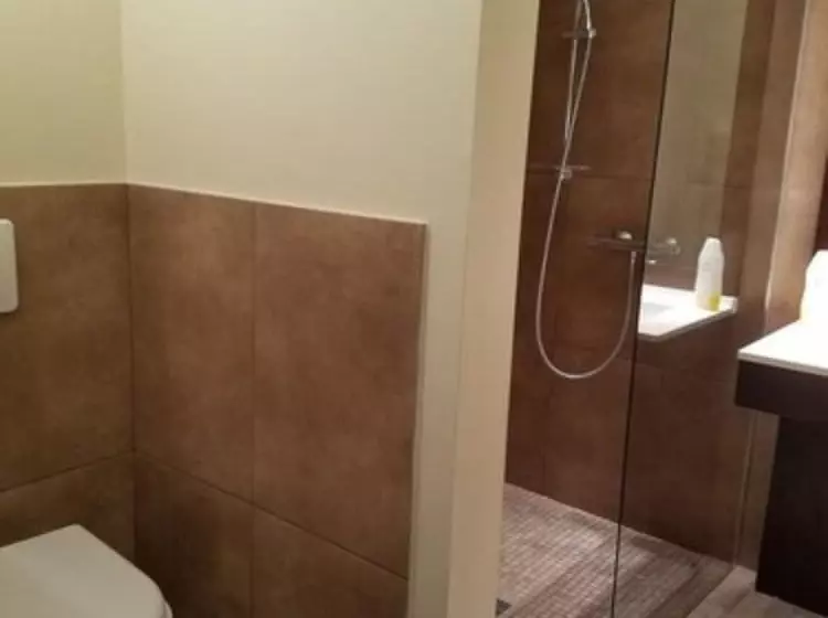 Aamiaismajoitus (B&B) L Oustaou