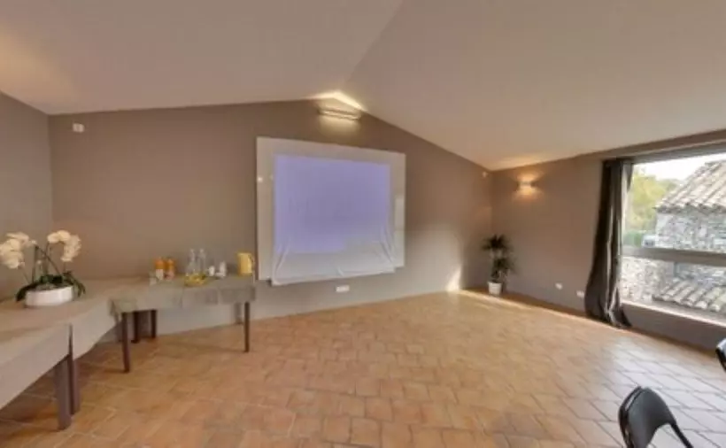 Aamiaismajoitus (B&B) L Oustaou