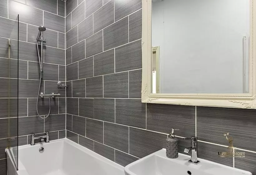 Central Exeter Apartment