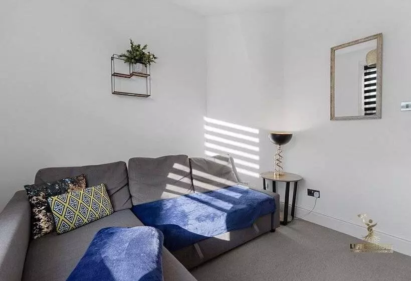 Central Exeter Apartment