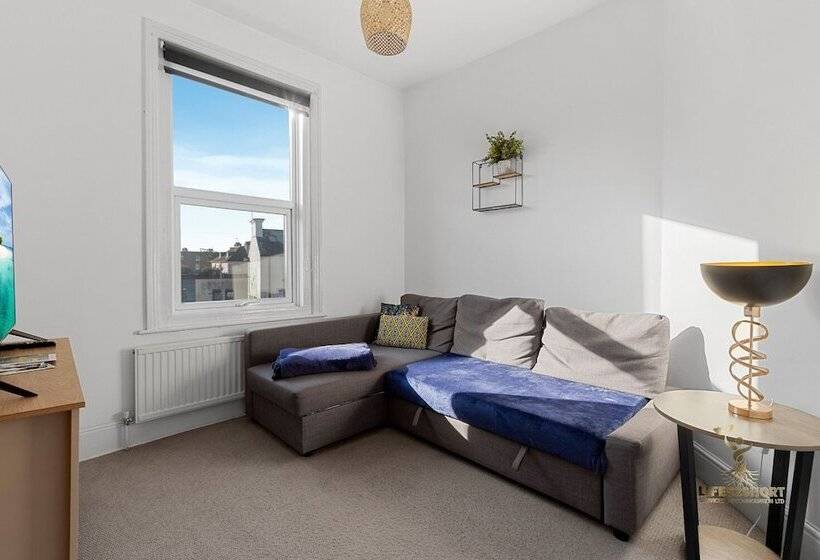 Central Exeter Apartment