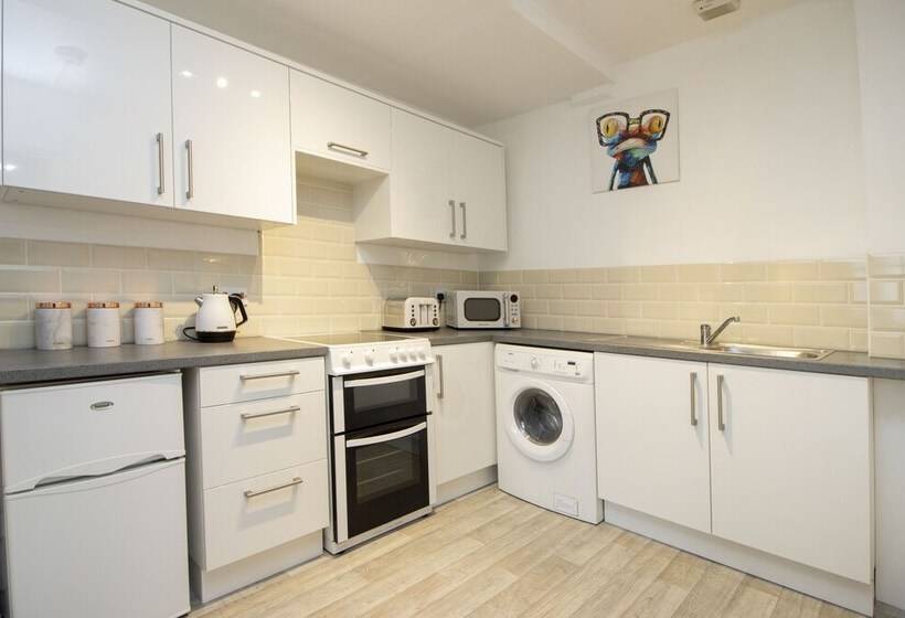 Central Exeter Apartment
