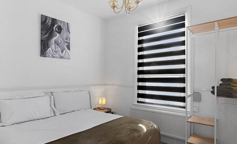 Central Exeter Apartment