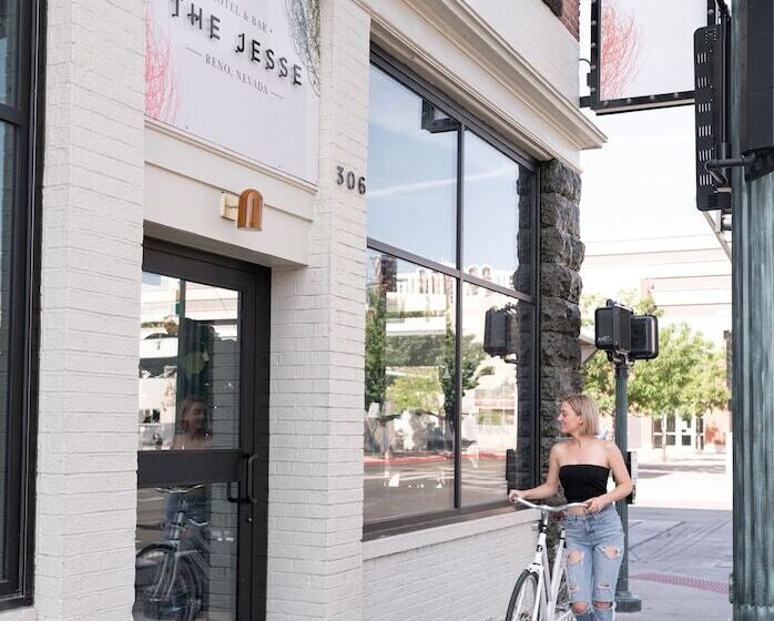 The Jesse Hotel & Bar