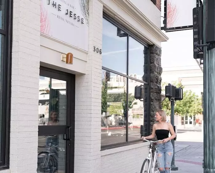 The Jesse Hotel & Bar
