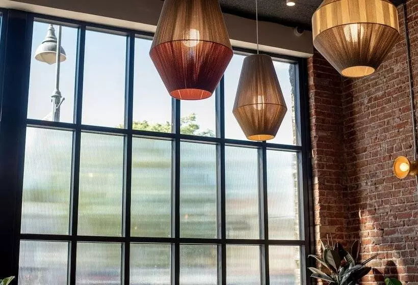 The Jesse Hotel & Bar