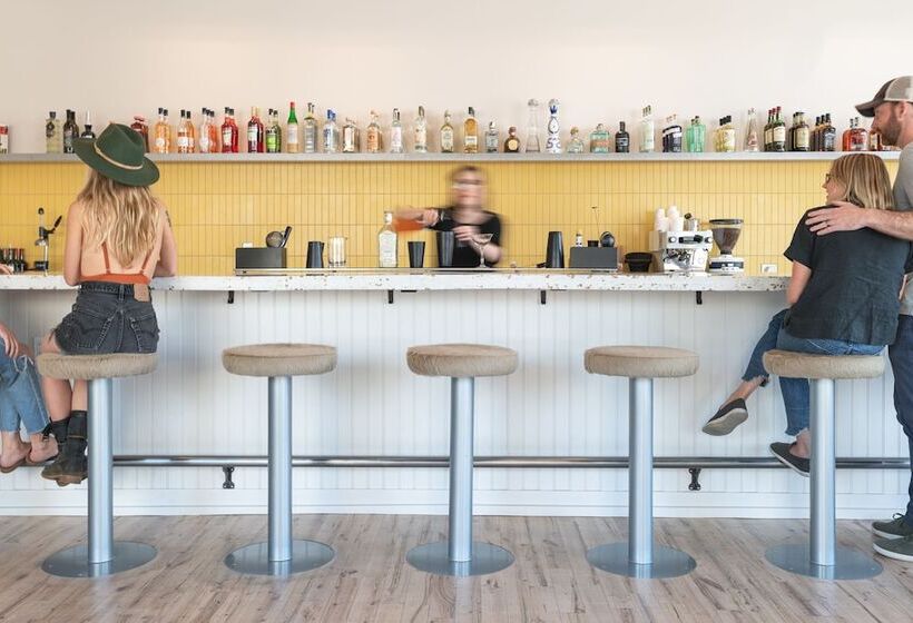 The Jesse Hotel & Bar