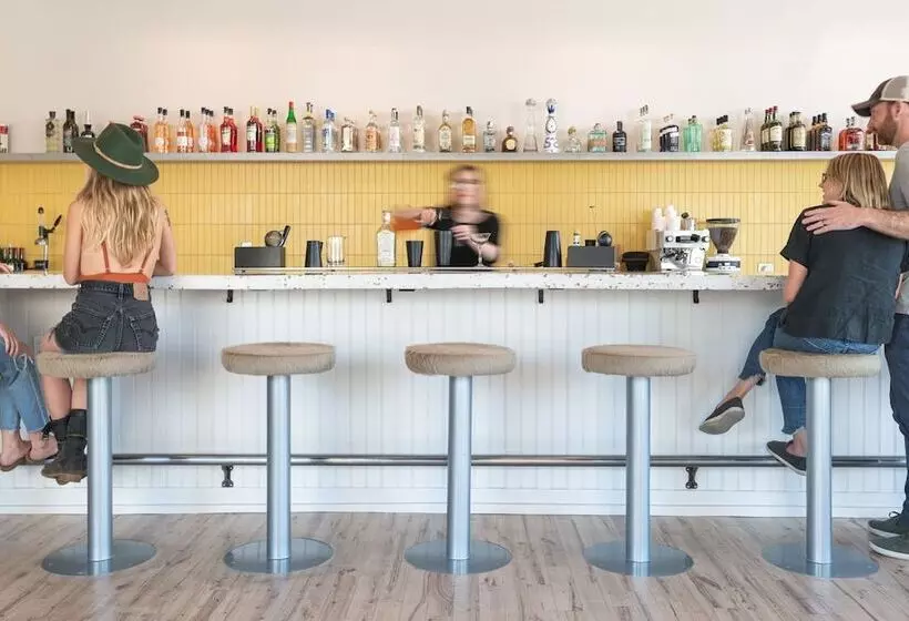 The Jesse Hotel & Bar