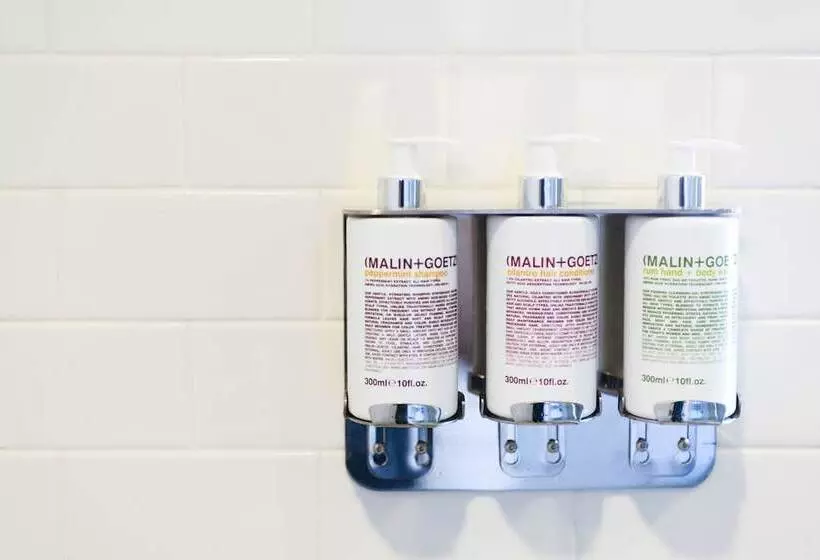 The Jesse Hotel & Bar