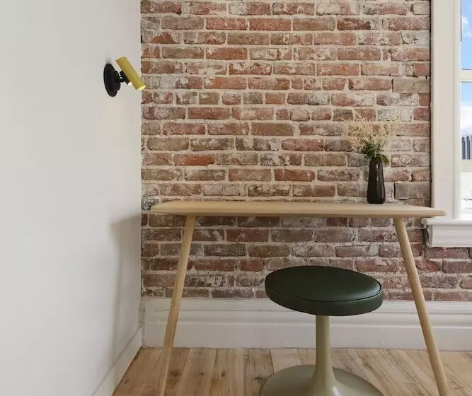 The Jesse Hotel & Bar