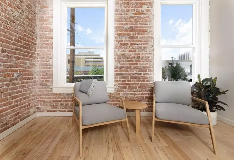 The Jesse Hotel & Bar