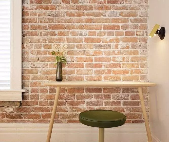 The Jesse Hotel & Bar