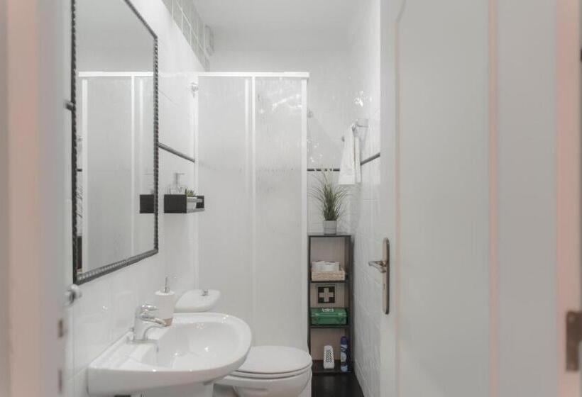 Pension Màhouse Guesthouse