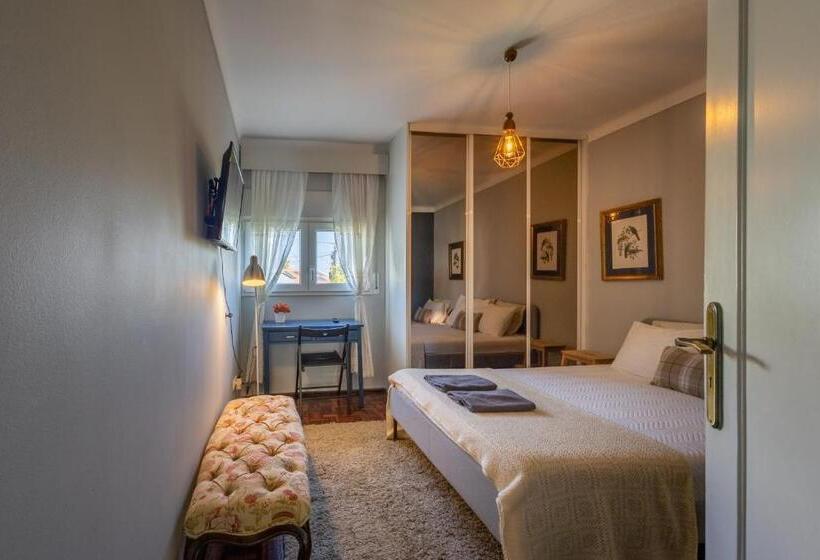 Pension Màhouse Guesthouse