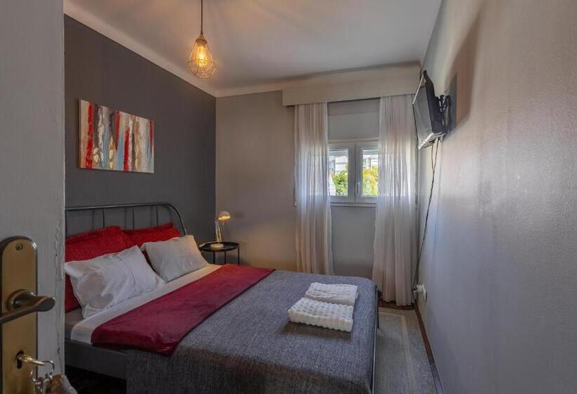 Pension Màhouse Guesthouse