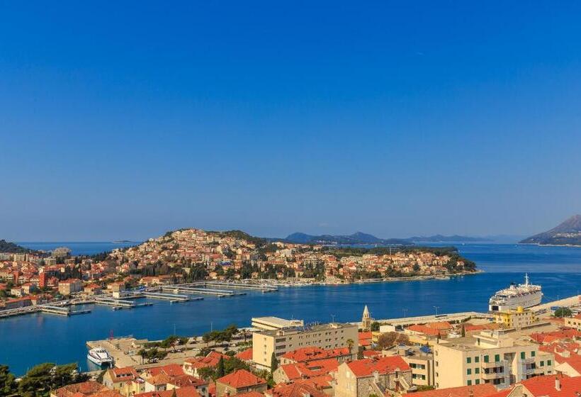 Skyscraper Apartment