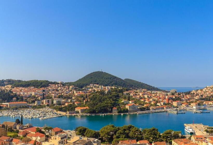 Skyscraper Apartment