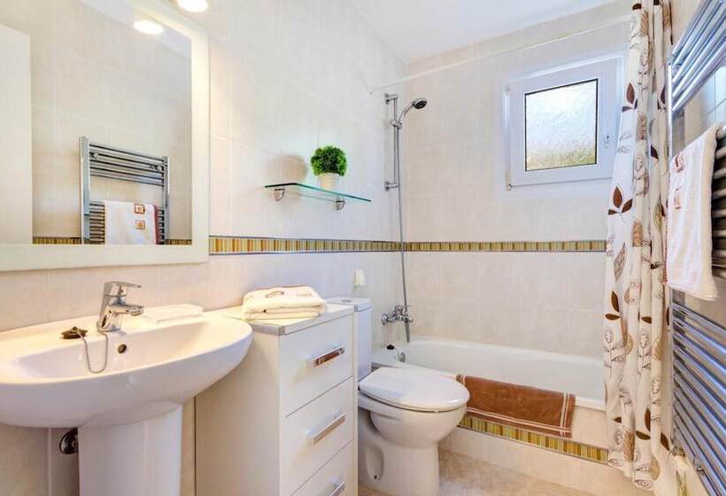 107620  Villa In Cala Porter