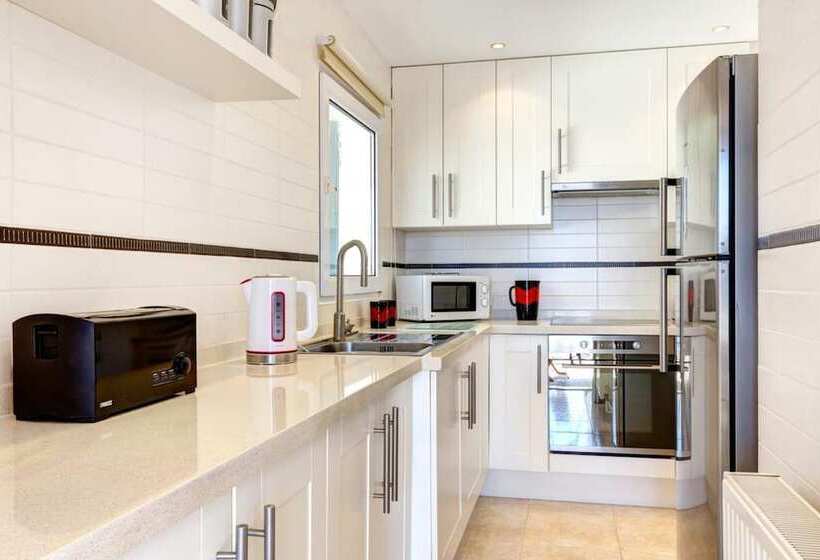 107620  Villa In Cala Porter