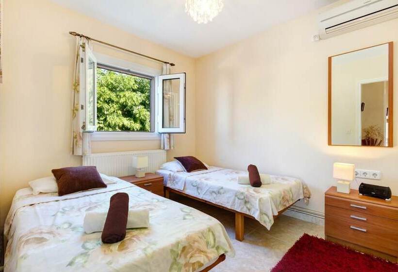 107620  Villa In Cala Porter