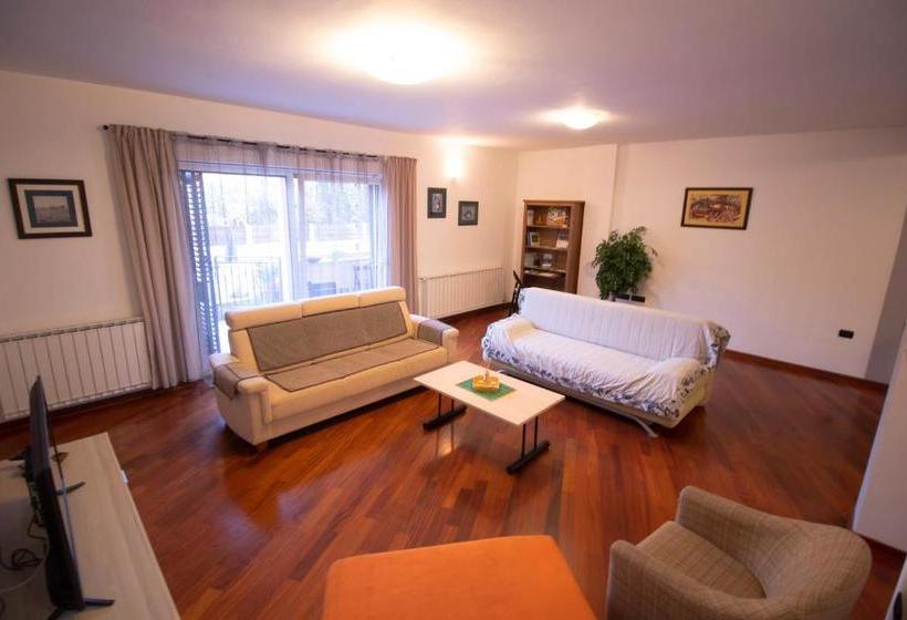 Apartment Maritea   Three Bedroom Apartment With Pool